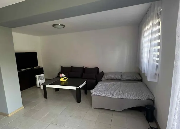 Nad Jeziorem דירה